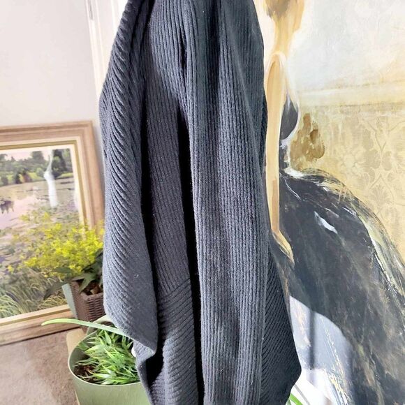 Used: BEBE Size S Color Black Cardigan - Picture 6 of 11